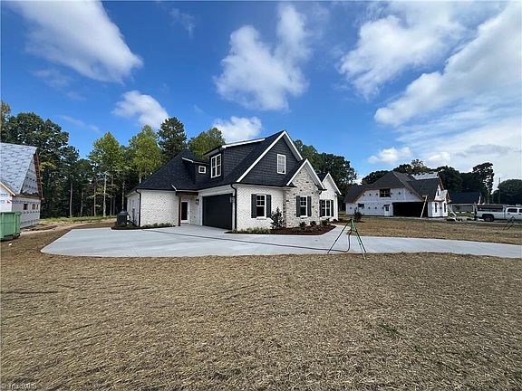 2nd image of 6851 Ridge Rd