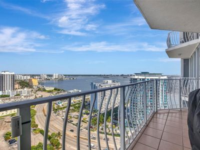 7601 E Treasure Dr PENTHOUSE 101, North Bay Village, FL, 33141