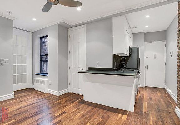 4th image of 1590 Lexington Ave APT 10