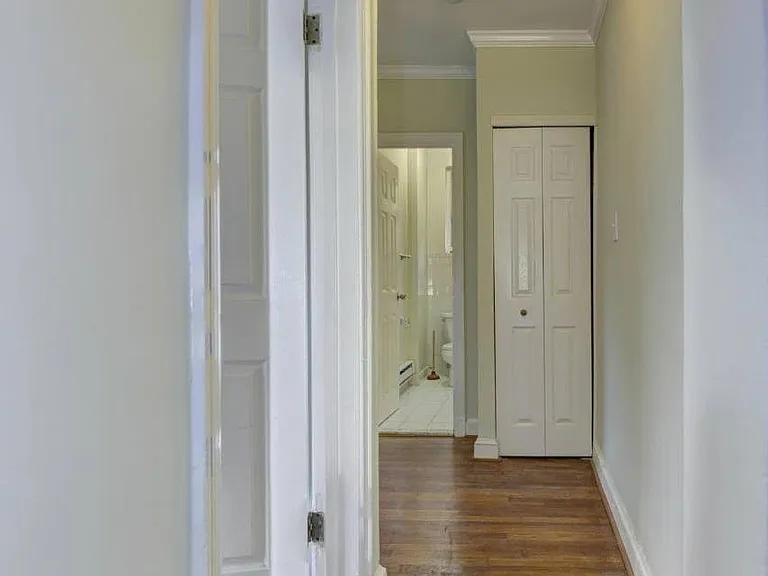Hallway to bedrooms and bathroom
