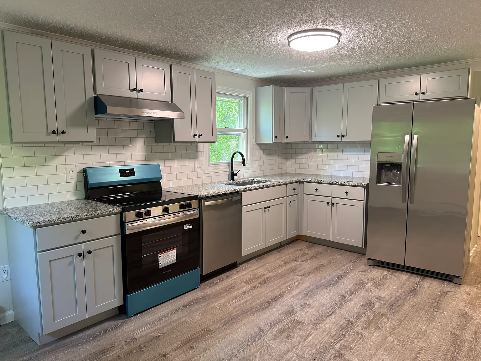 3 bed, 1.5 bath, 1100 sqft, $3,500 — Photo 4
