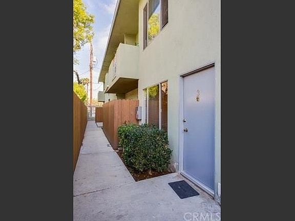 4th image of 1950 Cloverfield Blvd Unit 3