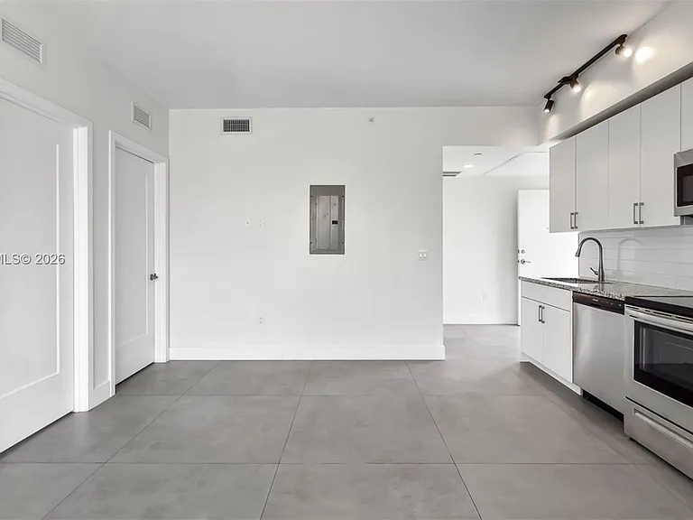 1536 NW 15th Ave #206 — Photo 3