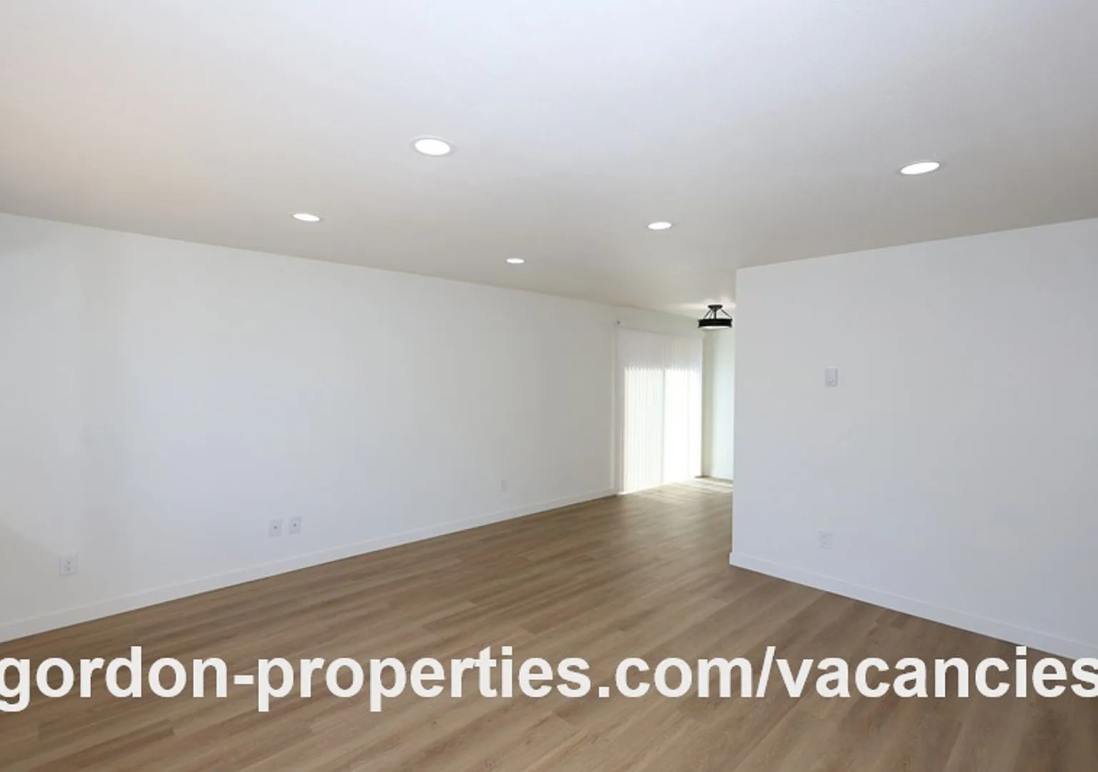 SE Tolbert St - Newly renovated Clackamas 2 bedroom unit — Photo 3