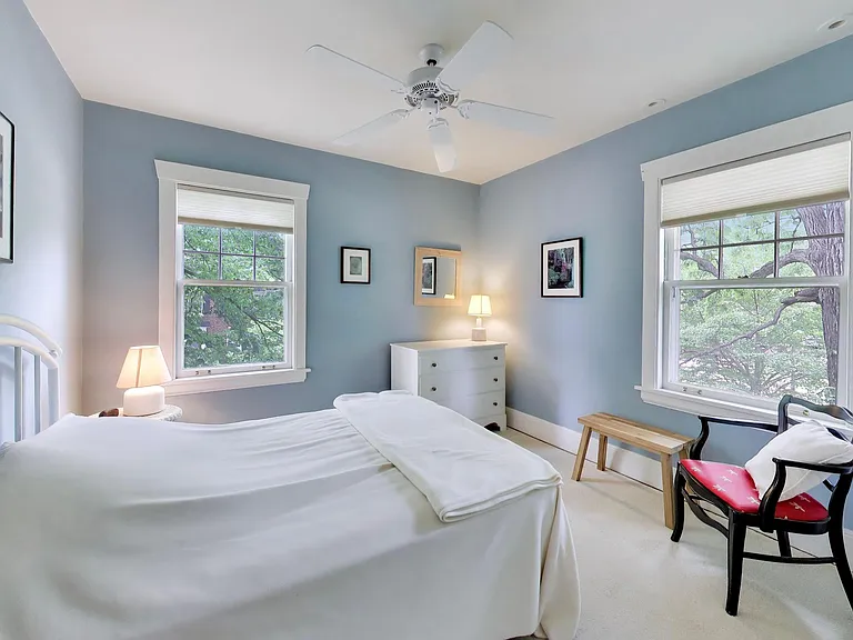 2624 Thayer St — Photo 25