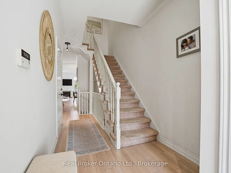 165 Margaret Dr — Photo 5