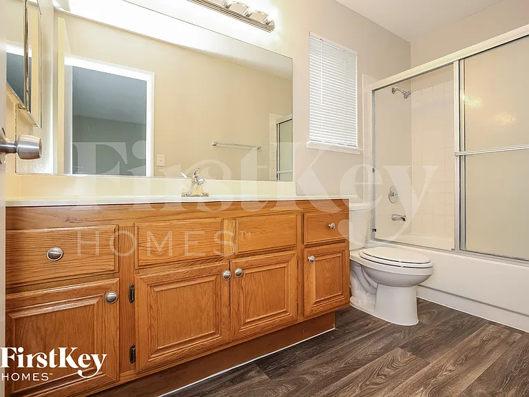 6533 Chilton Ct — Photo 9