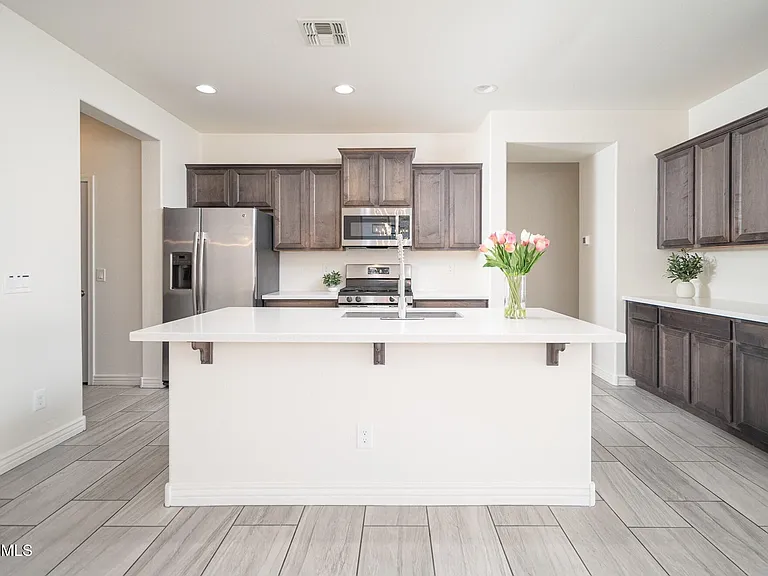 18338 W Getty Dr — Photo 4