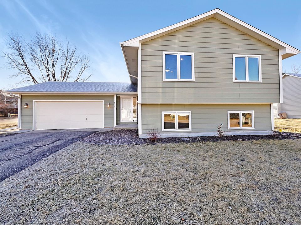 1st image of 635 Koehnen Dr