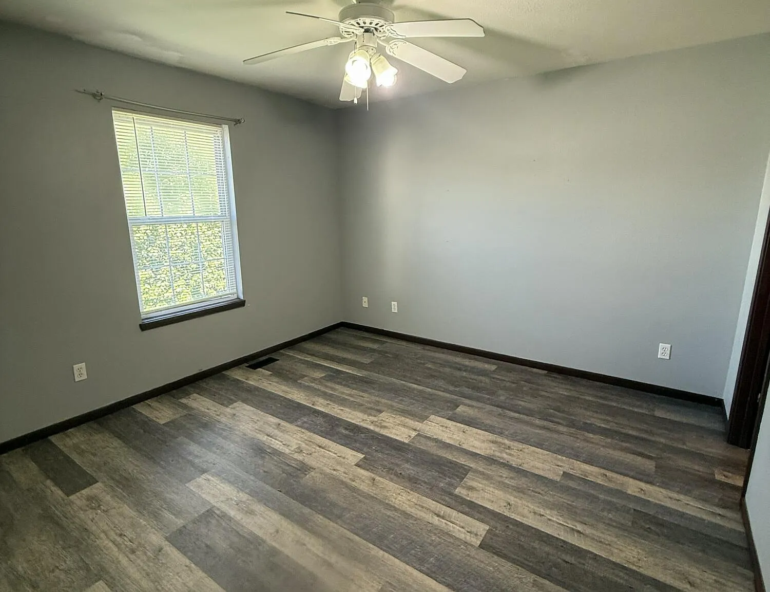 4 bed, 2.0 bath, 1541 sqft, $1,750 — Photo 4