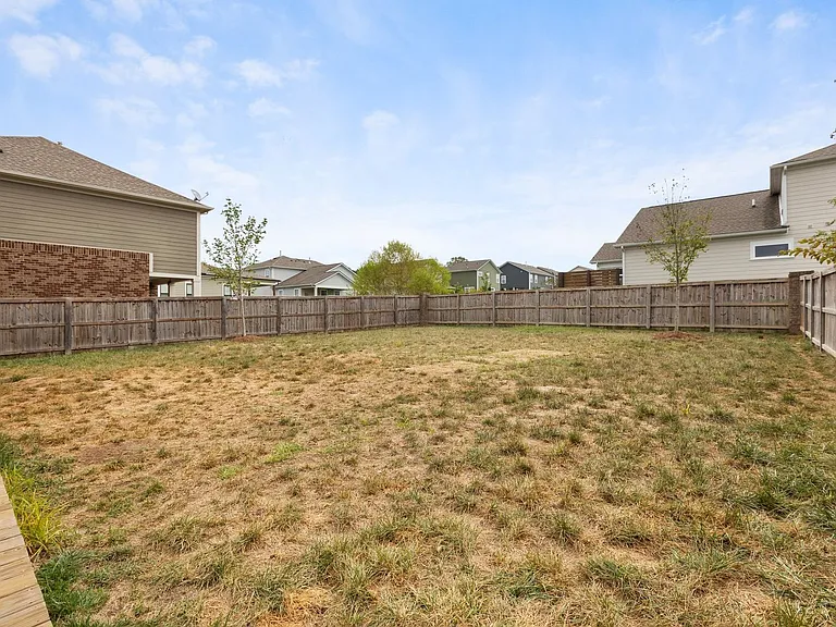 3334 Vinemont Dr — Photo 43