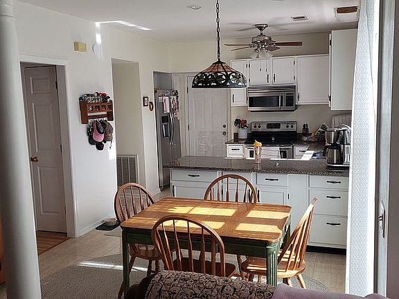 Kitchen and breakfast nook
