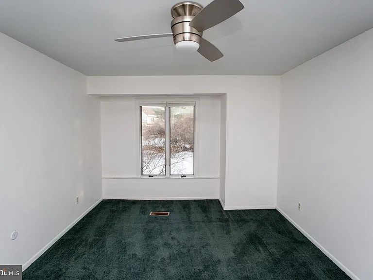 17 Eden Rock — Photo 20