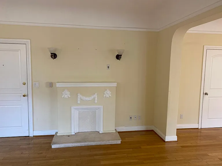 330 N Orange Grove Ave #1/2 — Photo 10