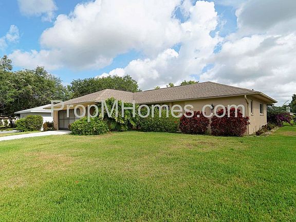 3rd image of 947 E Douglas Ct