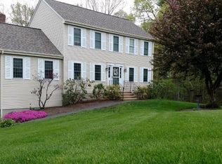 25 Autumn Rd, Uxbridge, MA 01569