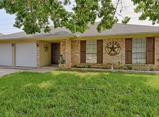 6607 Country Creek Dr, Arlington, TX 76001