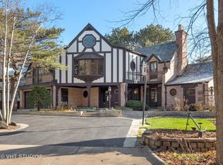 124 Dell Pl, Glencoe, IL 60022