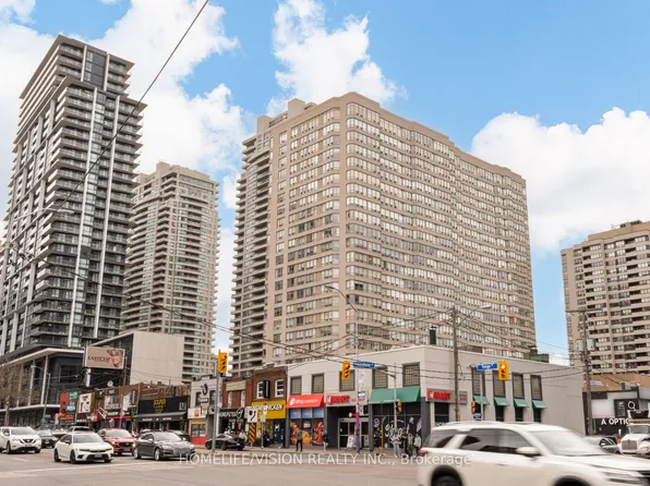 30 Greenfield Ave #903, Toronto, ON M2N 6N3