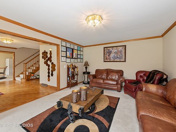 2nd image of 9S215 Chandelle Dr