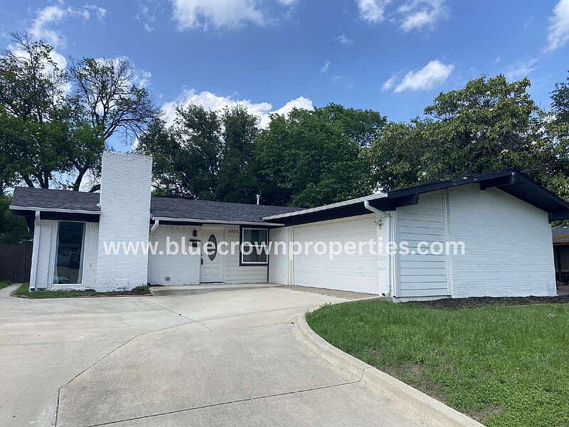 1st image of 3035 Townsend Dr