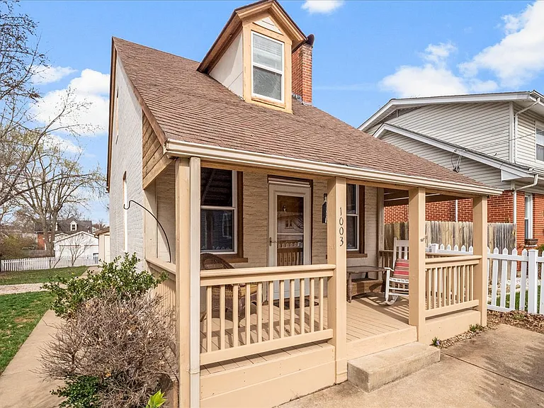 1003 N Benton Ave — Photo 1
