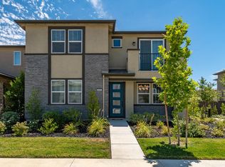2956 Edgeview Dr, Sacramento, CA