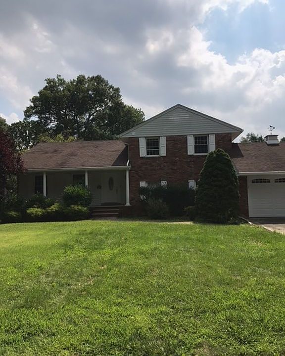 1st image of 991 Amaryllis Ave