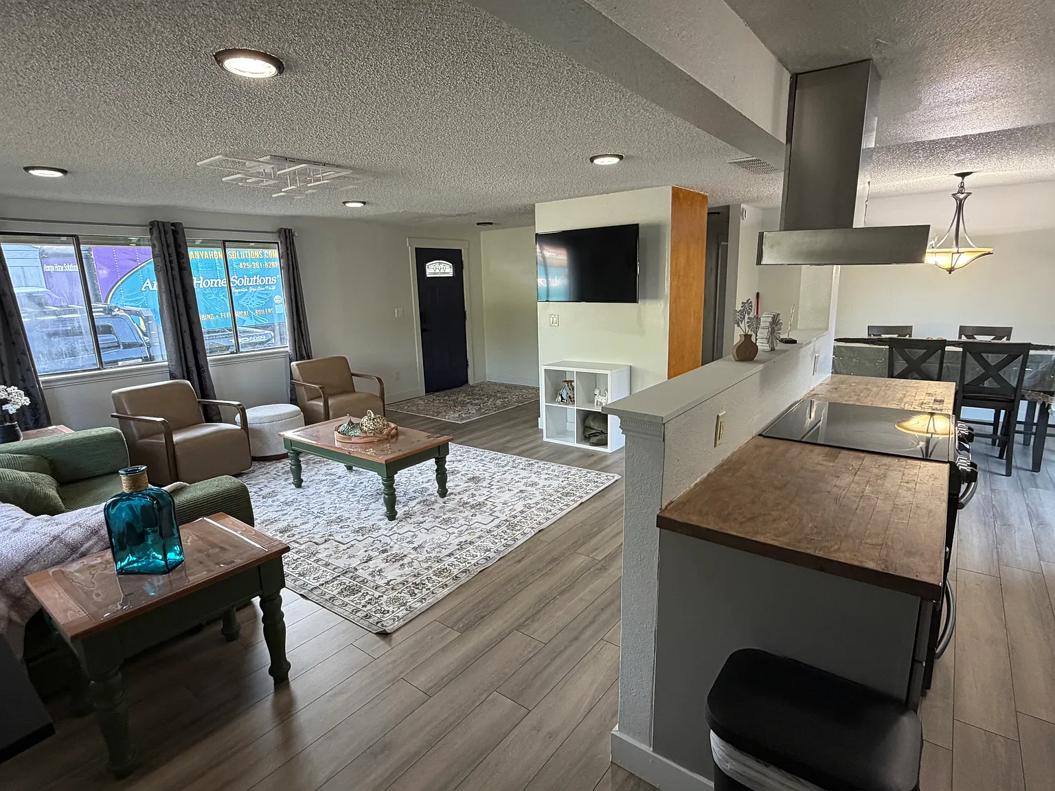3 bed, 1196 sqft, $6,000 — Photo 2