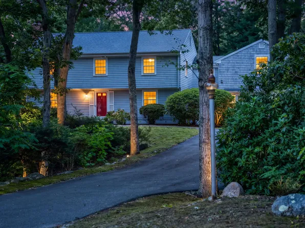 32 Greengate Road, Falmouth, MA 02540