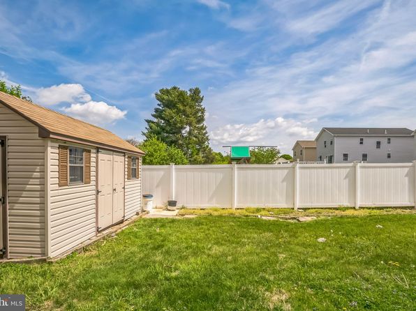 1121 Gregg St, Philadelphia, PA 19115