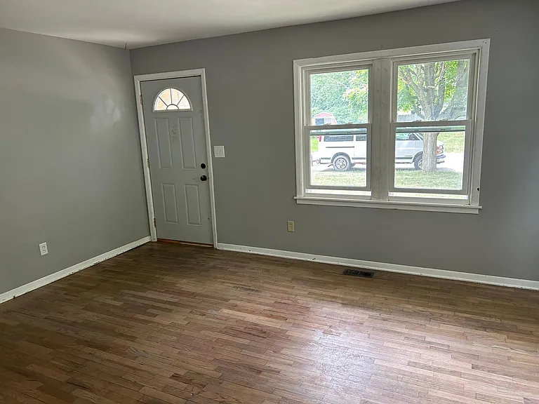415 Tampa St SE — Photo 8