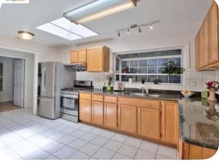 (Undisclosed Address), Oakland, CA 94608