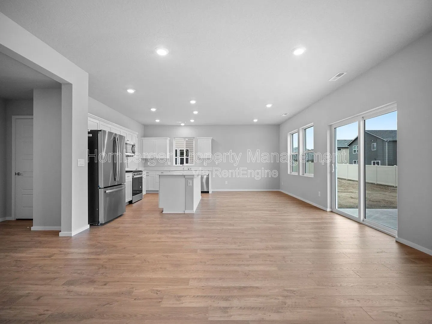 4 bed, 3.0 bath, 2054 sqft, $2,695 — Photo 2
