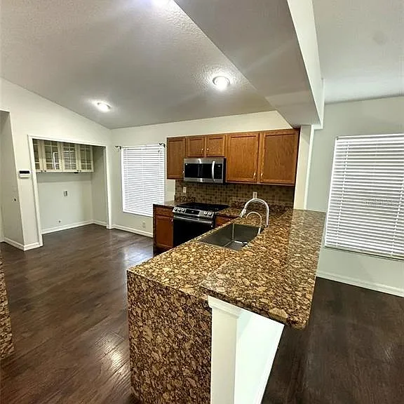 19310 Weedon Ct — Photo 12
