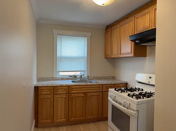 160 Saint Joseph Ave Floor 1, Fitchburg, MA 01420