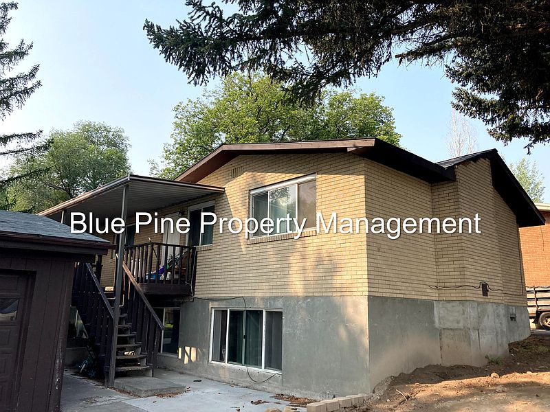 1st image of 840 Garfield St APT 2
