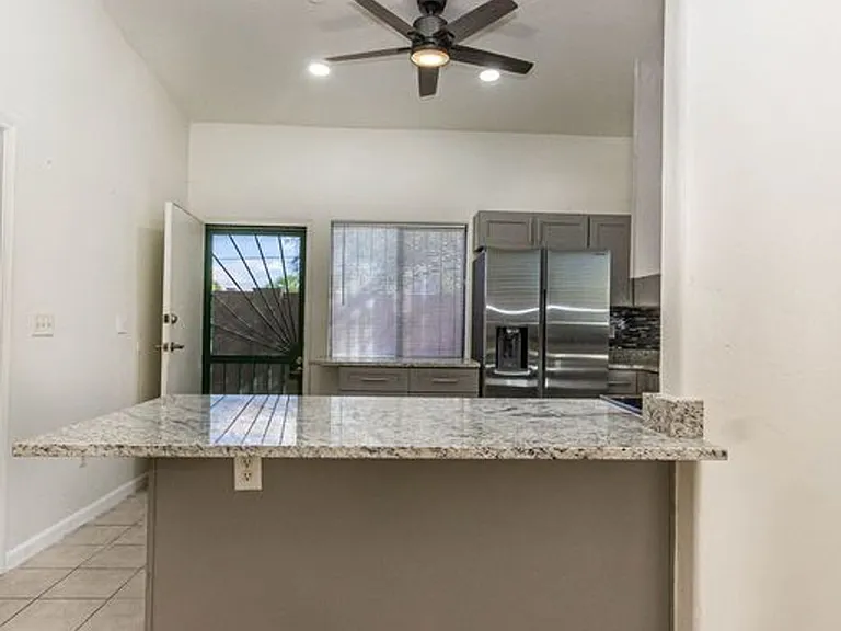 610 E Waverly St #1 & 2 — Photo 4