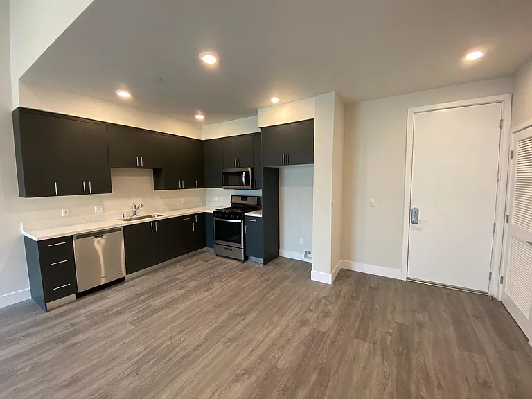 12555 Vanowen St #402 — Photo 4