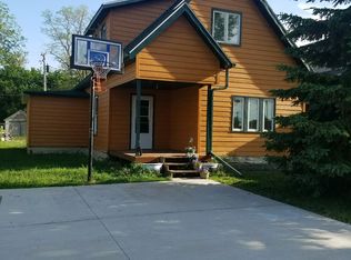241 W Pine St, Canistota, SD 57012