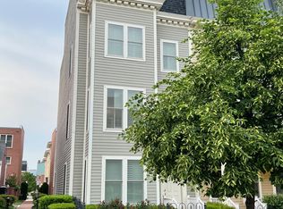720 Annie Rose Ave, Alexandria, VA 22301