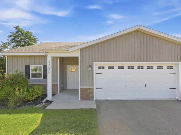 3968 Reserve Dr SW, Grandville, MI 49418