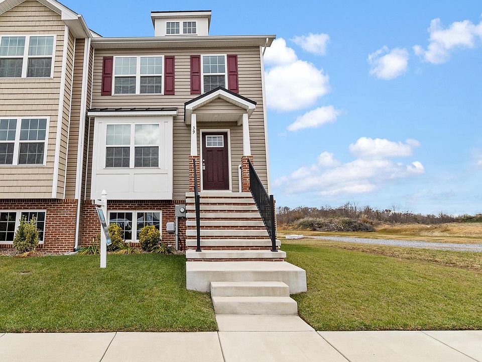 1st image of 39 Heritage Hills Dr