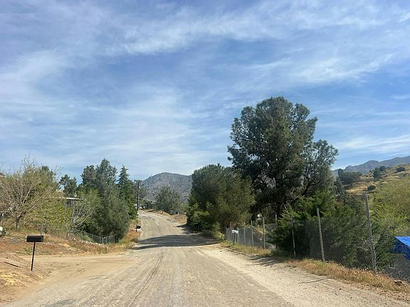 4th image of 27 Buckhorn Dr