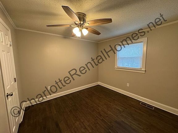 2nd image of 901 N Weldon St