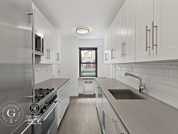 3rd image of 16 Sutton Pl #2B