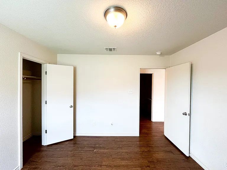 1509 Justin Loop #A — Photo 31