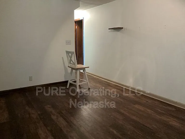 105 N Elm St — Photo 23