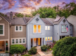 2066 Lake Audubon Ct, Reston, VA 20191