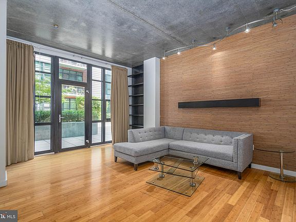 5th image of 319 Vine St APT 108